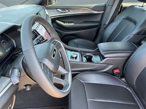 New 2025 Jeep Grand Cherokee L Limited w/ Luxury Tech Group II image 15