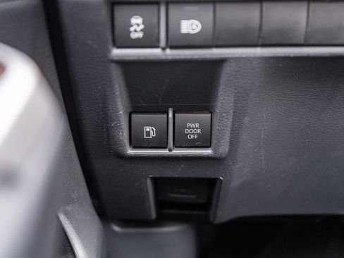 Used 2023 Toyota Sienna LE FWD image 22