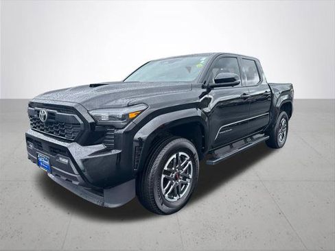 Certified 2025 Toyota Tacoma TRD Sport w/ TRD Sport Premium Package AWD/4WD image 2