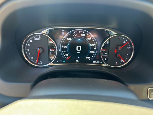 Used 2018 GMC Acadia Denali w/ Technology Package FWD image 23