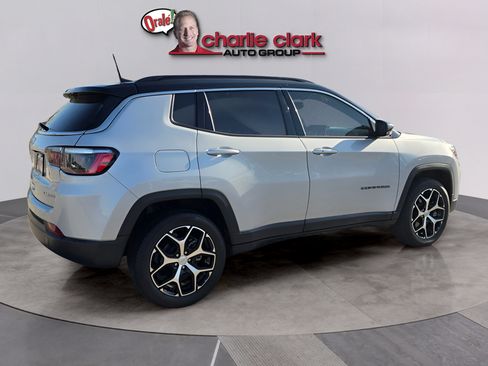 Used 2024 Jeep Compass Limited AWD/4WD image 6