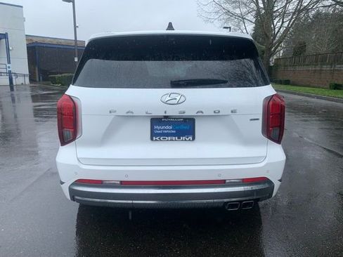 Used 2023 Hyundai Palisade Calligraphy image 5
