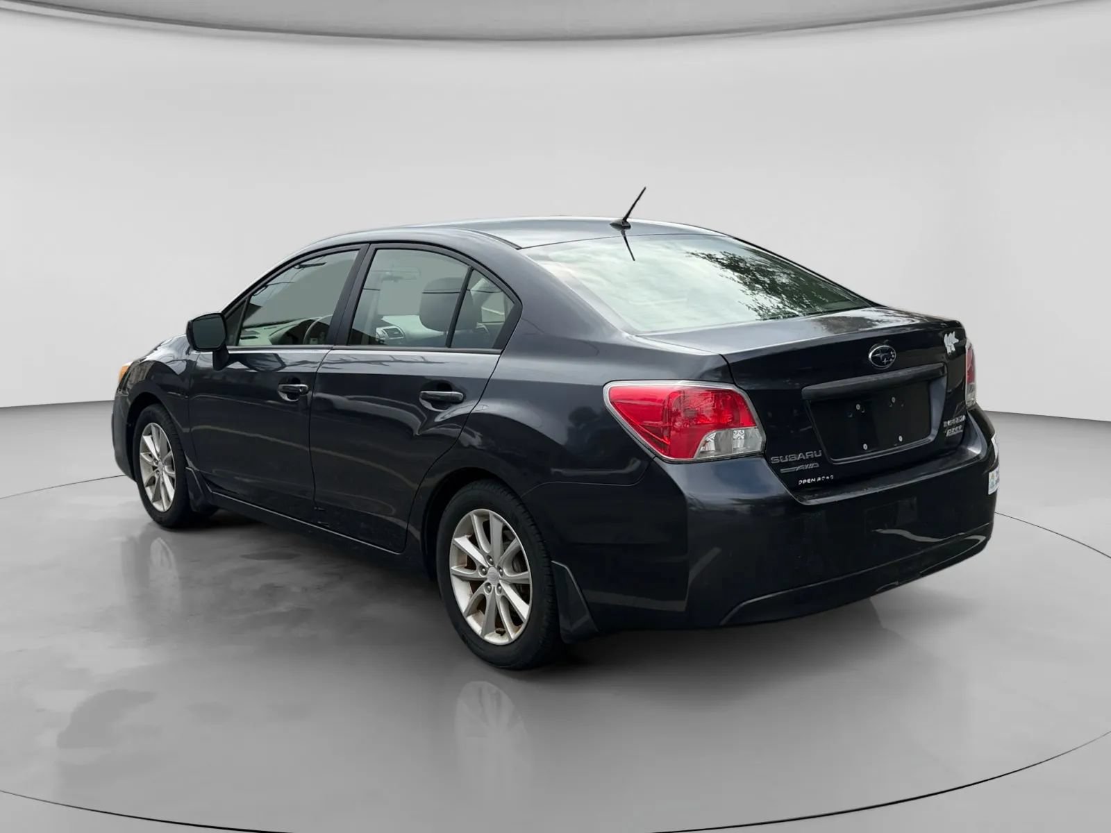 Used 2014 Subaru Impreza 2.0i Premium AWD/4WD image 3