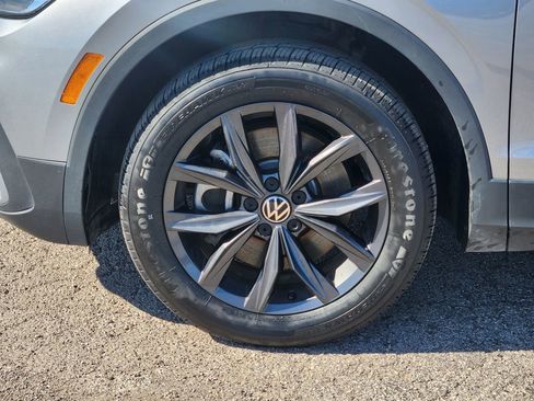 Used 2024 Volkswagen Tiguan SE image 13
