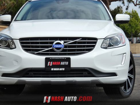 Used 2017 Volvo XC60 T5 Inscription w/ Preferred Option Package FWD image 17