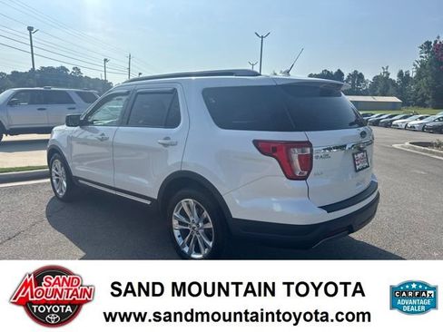Used 2019 Ford Explorer XLT w/ Equipment Group 202A FWD image 5