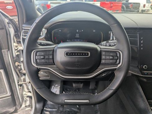 Used 2022 Jeep Wagoneer Series II AWD/4WD image 13