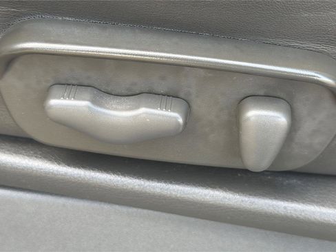 Used 2017 Nissan Frontier PRO-4X w/ Pro-4x Luxury Package AWD/4WD image 17