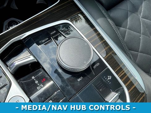Used 2024 BMW X5 xDrive50e AWD/4WD image 37