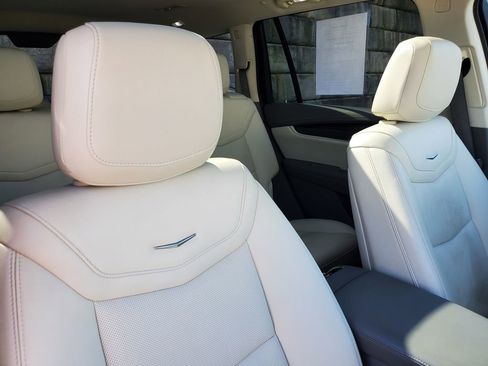 Used 2023 Cadillac XT6 Premium Luxury image 40