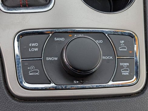 Used 2021 Jeep Grand Cherokee Trailhawk w/ Trailhawk Luxury Group AWD/4WD image 15