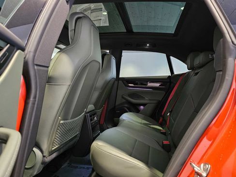 New 2025 Porsche Macan Electric image 18