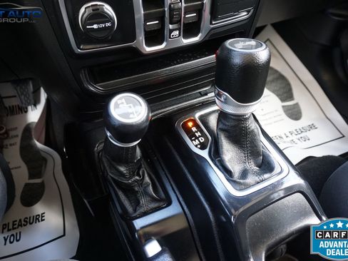 Used 2021 Jeep Wrangler Unlimited Sport AWD/4WD image 31