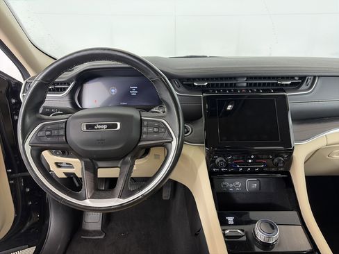 Used 2022 Jeep Grand Cherokee L Limited image 3