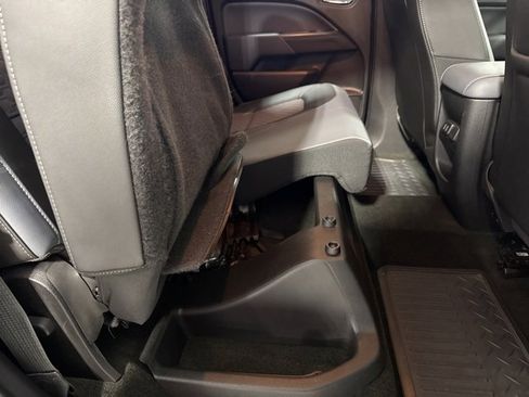 Used 2017 Chevrolet Colorado Z71 image 33