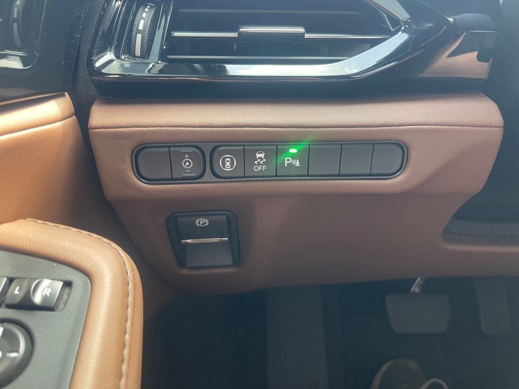 Used 2025 Acura MDX w/ Technology Package AWD/4WD image 19