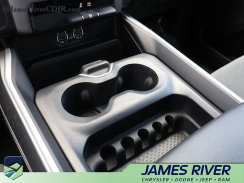 Used 2023 RAM 1500 Big Horn AWD/4WD image 36