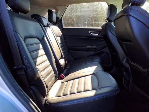 Used 2018 Ford Edge SEL w/ Equipment Group 201A image 11