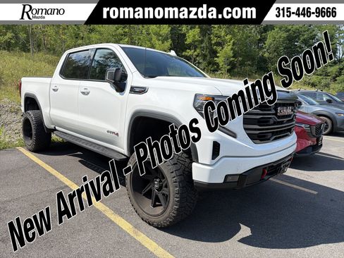 Used 2022 GMC Sierra 1500 AT4 w/ AT4 Premium Package AWD/4WD image 1