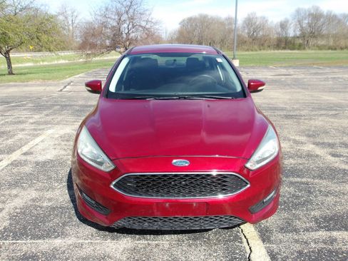Used 2015 Ford Focus SE w/ SE Sport Package image 3