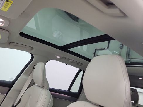 New 2026 Volvo XC90 T8 Ultra w/ Protection Package Premier AWD/4WD image 20