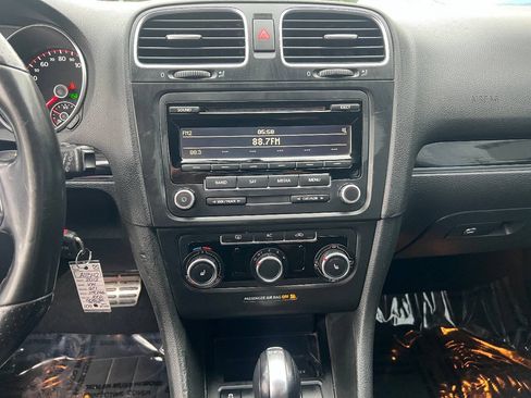 Used 2012 Volkswagen Golf 2-Door FWD image 28