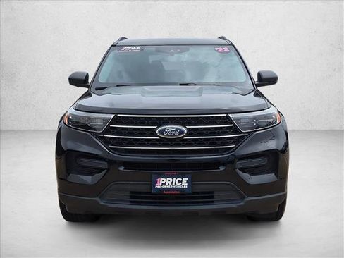 Used 2022 Ford Explorer XLT RWD image 2