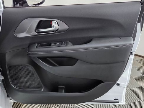 New 2026 Chrysler Pacifica Select image 36