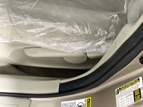Used 2010 Toyota Corolla LE FWD image 16
