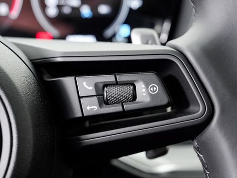 New 2026 Porsche Cayenne Coupe AWD/4WD image 15