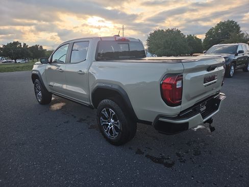 Used 2023 GMC Canyon AT4 w/ AT4 Premium Package AWD/4WD image 12