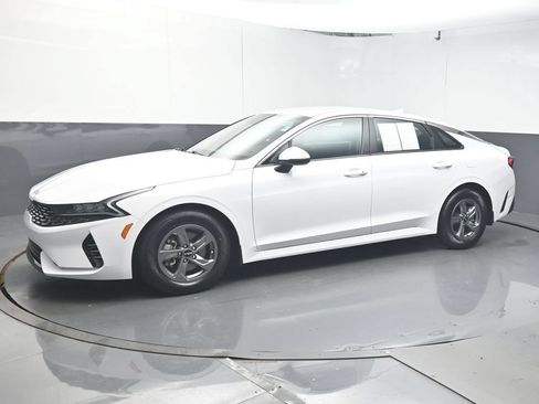 Used 2023 Kia K5 LXS FWD image 4