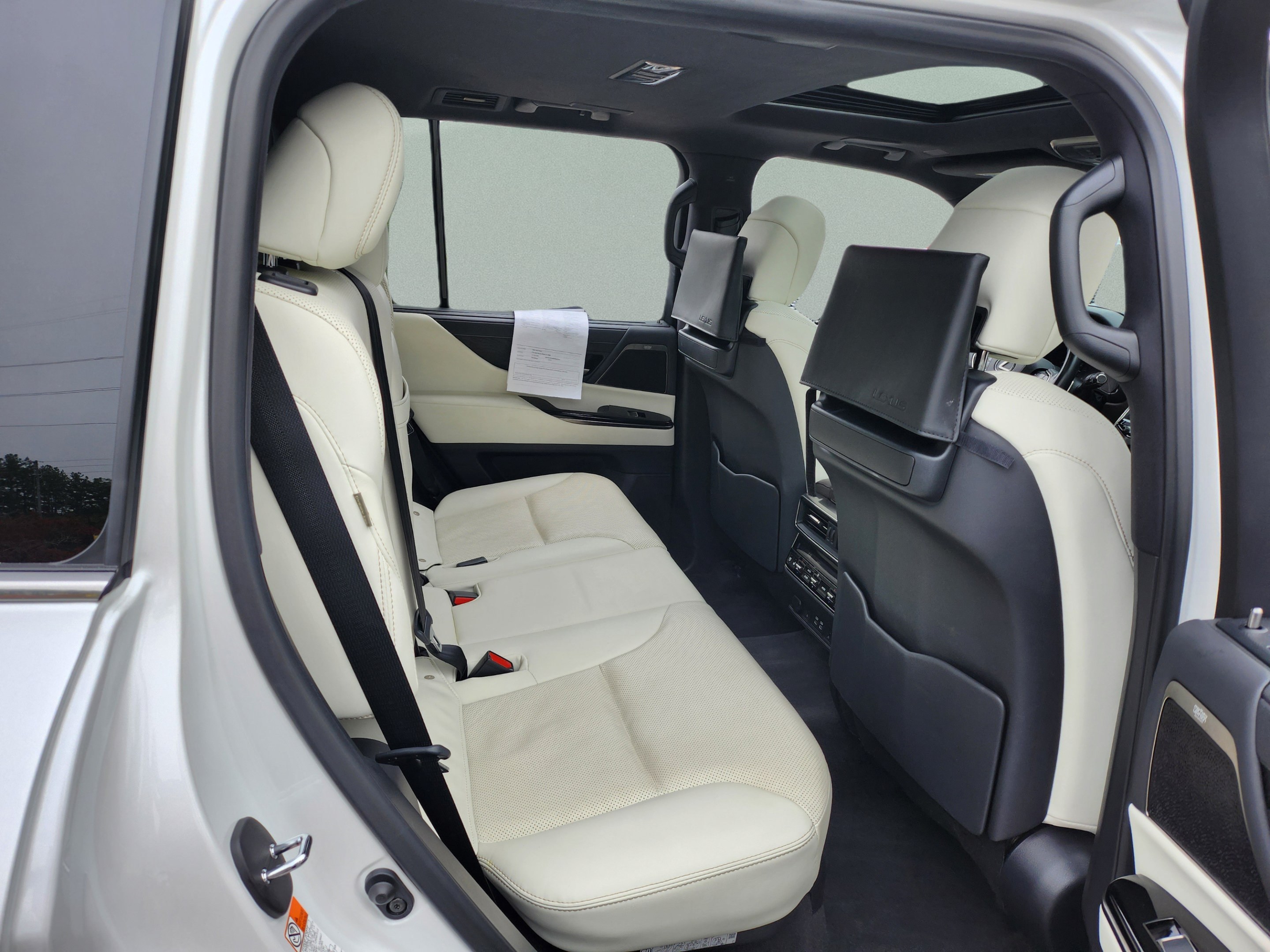 Used 2023 Lexus LX 600 4WD w/ Accessory Package (Z1) image 28