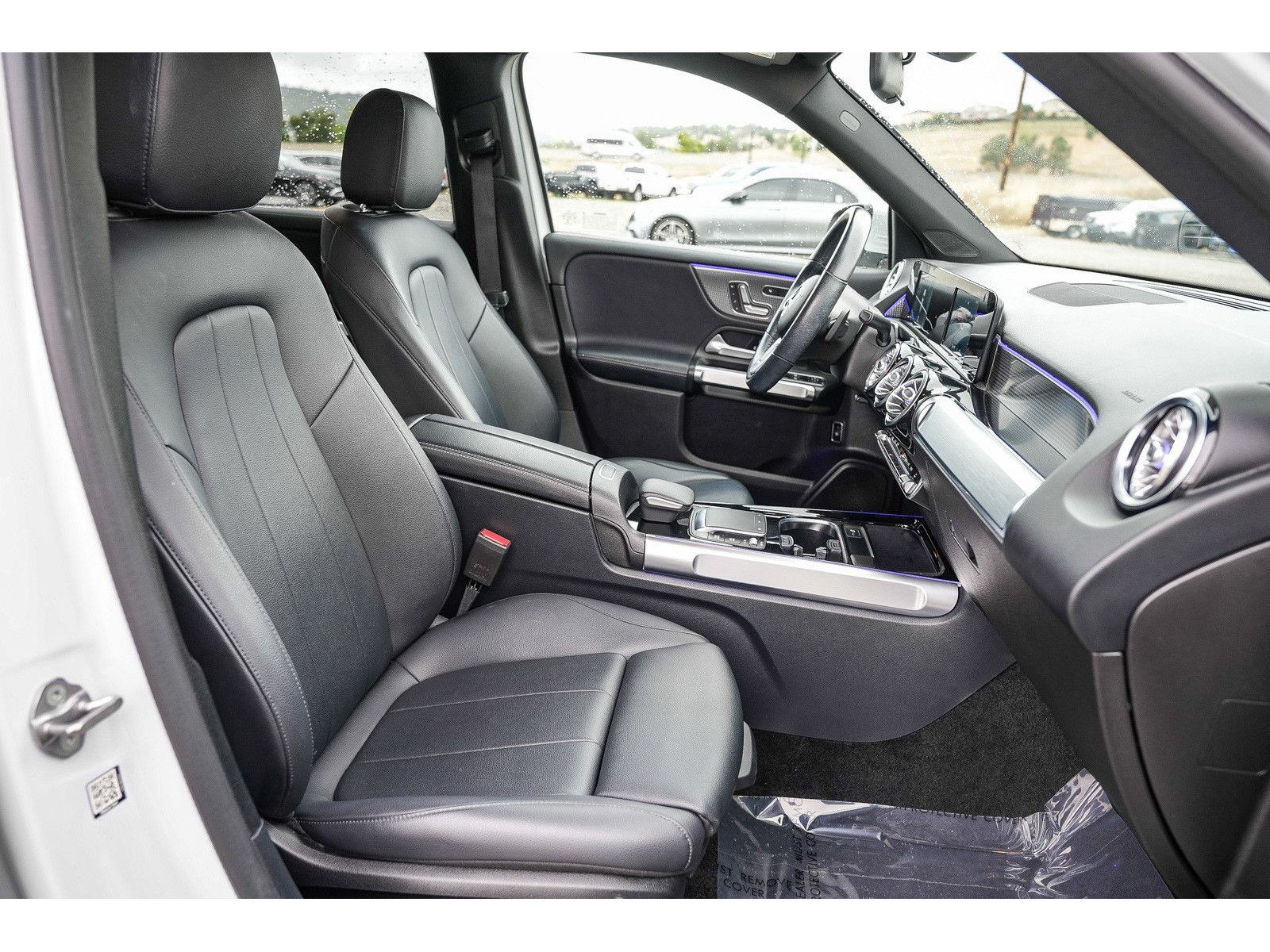 Used 2021 Mercedes-Benz GLB 250 4MATIC image 16