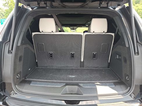 Used 2025 Cadillac Escalade Sport Platinum w/ LPO, Floor Liner Package AWD/4WD image 28