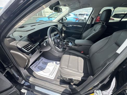Used 2025 Buick Envision Preferred AWD/4WD image 7