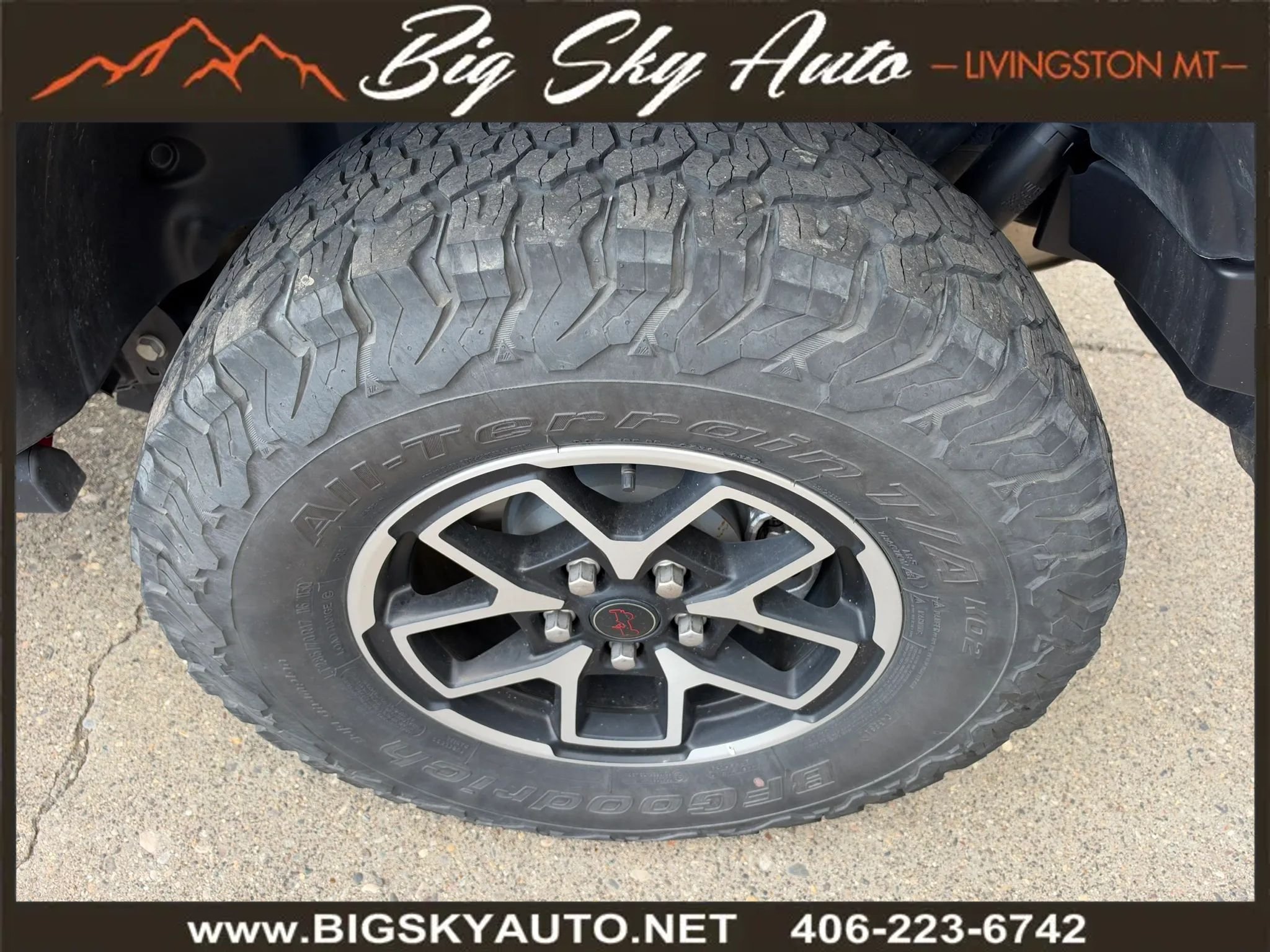 Used 2024 Jeep Wrangler Unlimited Rubicon AWD/4WD image 9