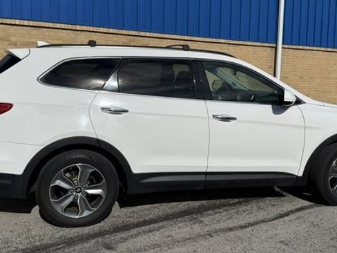 Used 2016 Hyundai Santa Fe SE image 8
