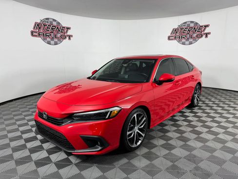 Used 2022 Honda Civic Touring image 3