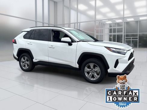 Used 2025 Toyota RAV4 XLE AWD/4WD image 8
