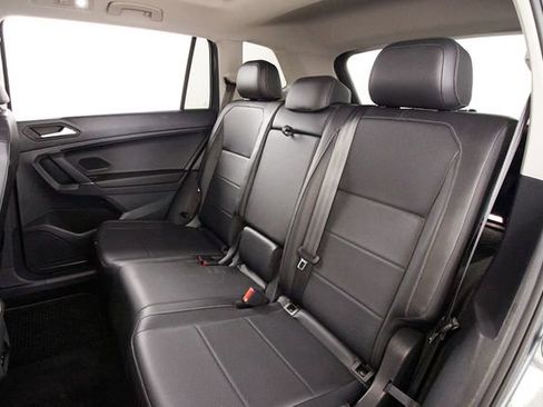 Used 2020 Volkswagen Tiguan SEL w/ Tiguan Two-Row MDO Package image 21