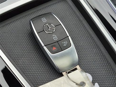 Certified 2025 Mercedes-Benz GLA 250 image 34