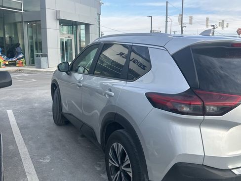 Used 2023 Nissan Rogue SV w/ SV Premium Package image 5