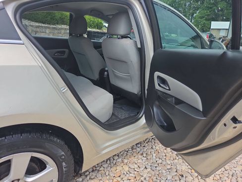 Used 2014 Chevrolet Cruze LT FWD image 18