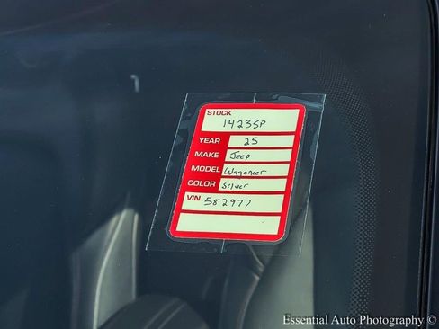 Used 2025 Jeep Wagoneer S Limited image 39