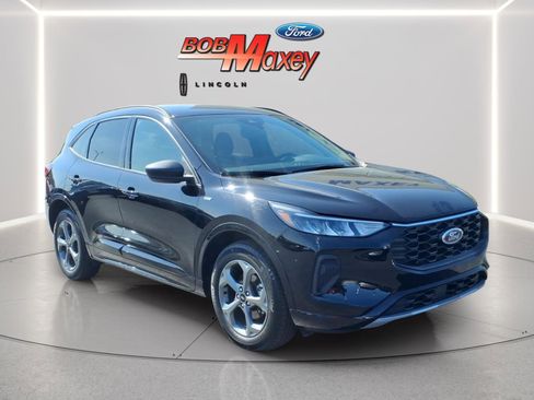 Used 2023 Ford Escape ST-Line w/ Tech Pack #1 AWD/4WD image 3