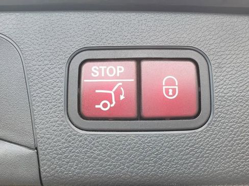 Used 2016 Mercedes-Benz GLC 300 4MATIC image 8