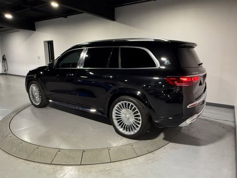 Used 2024 Mercedes-Benz Maybach GLS 600 4MATIC image 9