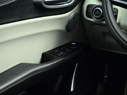 Used 2018 Alfa Romeo Giulia Ti Sport w/ Quick Order Package 22S Sport image 9