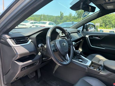 Used 2021 Toyota RAV4 XSE AWD/4WD image 17